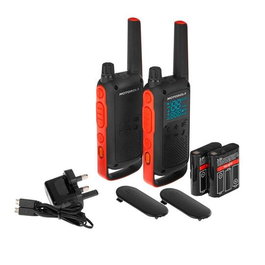 Motorola Walkie Talkie T82 Negro, PMR446 con 10 km de Alcance, Carcasa IPX2 Resistente, Pantalla Oculta, Carga USB, Batería 18h, Vibración y Linterna