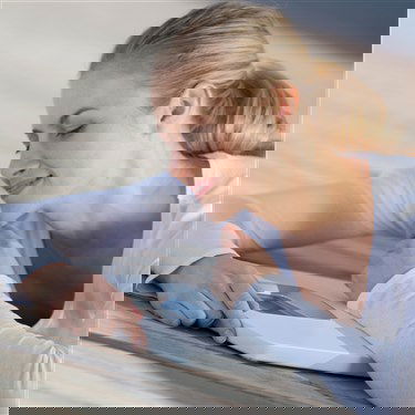 Beurer Báscula PS-25 Digital Blanca XXL Pantalla LCD Retroiluminada Extra Grande Fácil Lectura Inicio Rápido Automático