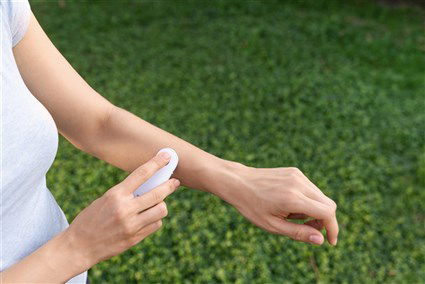 Beurer BR-60 Aparato contra Picaduras de Mosquitos, Alivio Rápido y Efectivo con Calor Concentrado