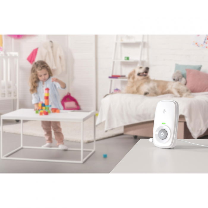 MOTOROLA AM21 Vigilabebés/Videovigilancia para Bebés, Intercomunicador, Sensor de Movimiento y Temperatura, Blanco