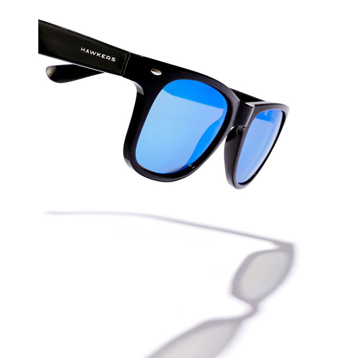 Hawkers Slater Polarized Gafas de Sol Unisex Clásicas Cuadradas Negro Azul Claro UV400 TR90
