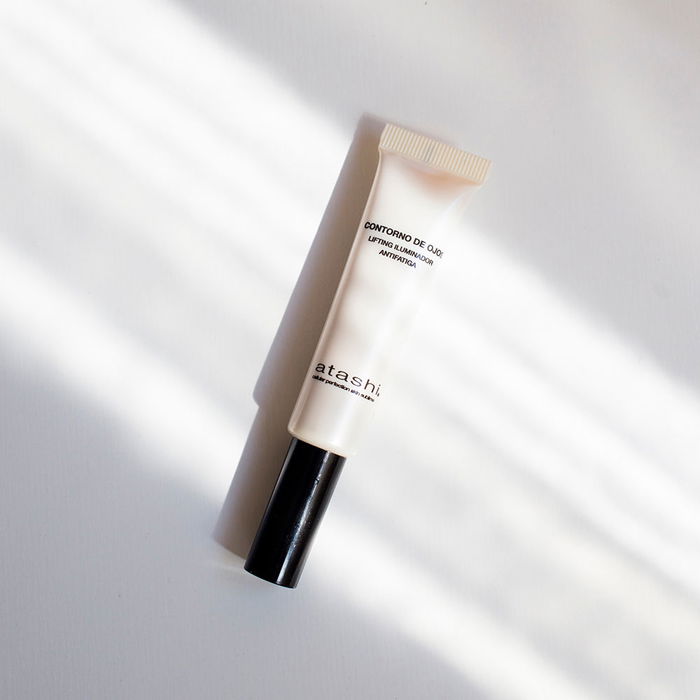 Atashi Sérum Firmeza y Luminosidad - Kit Regalo con Sérum Facial 50 ml, Contorno de Ojos 15 ml y Gua Sha - Tratamiento Antiedad con Edelweiss y NanoWhite®