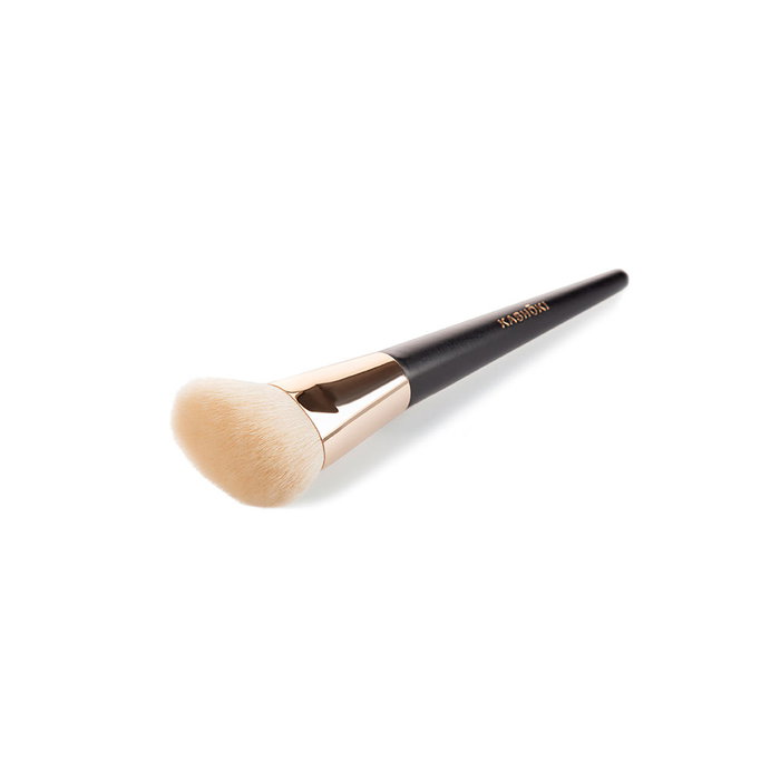Kashōki Brocha Angular para Colorete de Maquillaje #304 - Aplica Iluminador y Bronceador, Cerdas Naturales de Cabra