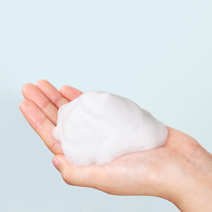 Klairs RICH MOIST Foaming Cleanser - Limpiador Facial en Espuma 100 ml, sin Sulfatos, con Aminoácidos, Hialuronato, Ceramidas para Piel Sensible, Hipoalergénico y Vegano