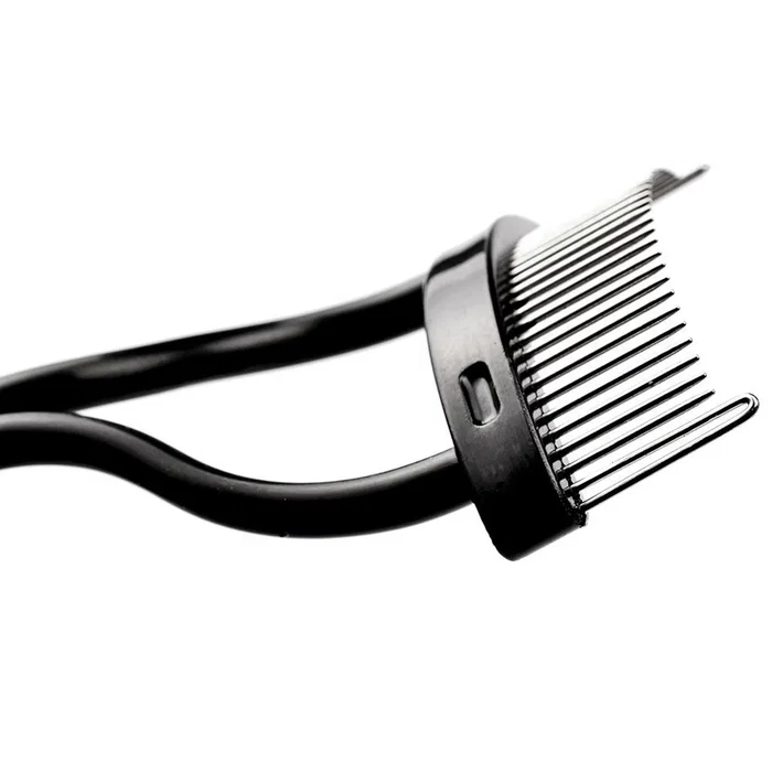 M2 Beauté QUICK-CHANGE ARTISTS Peine de pestañas