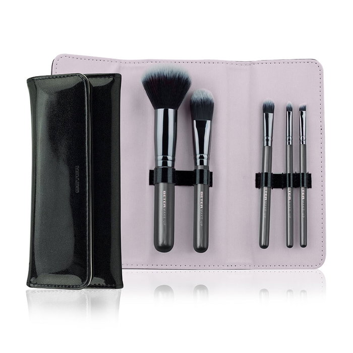 Beter BLACK DAY TO NIGHT COLLECTION Lote 6 pz - Set de Maquillaje con 6 Pinceles y Brochas de Pelo Sintético en Estuche Plegable con Cierre Magnético Beter BLACK DAY TO NIGHT COLLECTION Lote 6 pz - Set de Maquillaje con 6 Pinceles y Brochas de Pelo Sintético en Estuche Plegable con Cierre Magnético