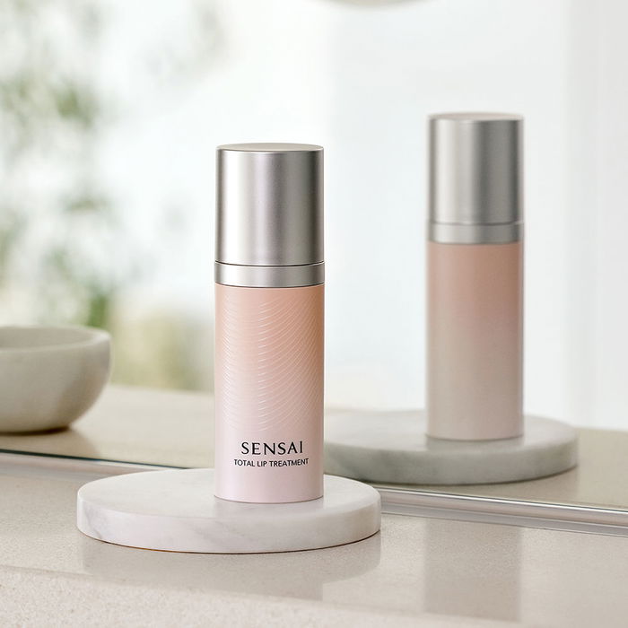 Sensai CELLULAR PERFORMANCE Total Lip Treatment Contorno de labios 15 ml