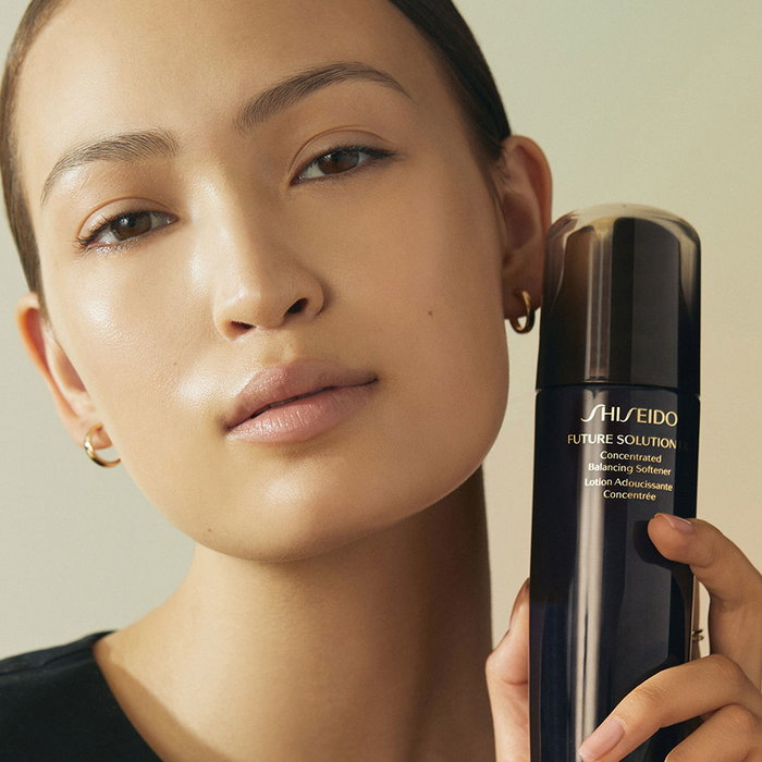 Shiseido Future Solution LX Concentrated Balancing Softener 170 ml Shiseido Future Solution LX Concentrated Balancing Softener 170 ml