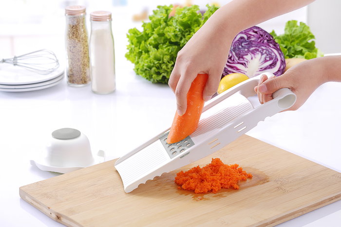 Quttin Mandolina 5 Funciones 28.6 cm Largo x 7.8 cm Ancho x 12.1 cm Alto (12 Unidades)