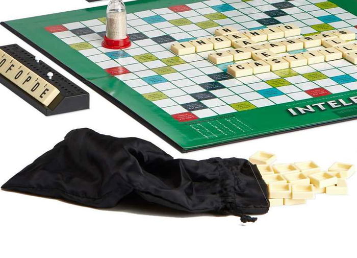 Falomir Juego Intelect Deluxe con Fichas de Madera, Tablero de Cartón, Marcador y Reloj