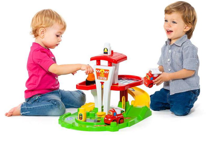 Molto Juego Construcción Estación de Bomberos con Coche Electrónico, Luz y Sonido 53x31x31 cms