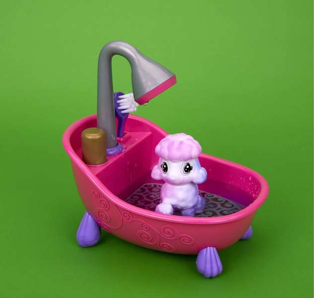 Crayola Bañera Washimals, Juego de Baño con 4 Mascotas Flocadas para Lavar y Decorar, Juguete Reutilizable para Niños 32.5x11.5x24 cm