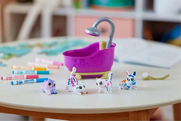 Crayola Bañera Washimals, Juego de Baño con 4 Mascotas Flocadas para Lavar y Decorar, Juguete Reutilizable para Niños 32.5x11.5x24 cm