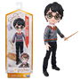 Spin Master Wizarding World Harry Potter - Figura Articulada de Harry Potter con Varita y Uniforme Hogwarts, 20.3 cm - 6061836