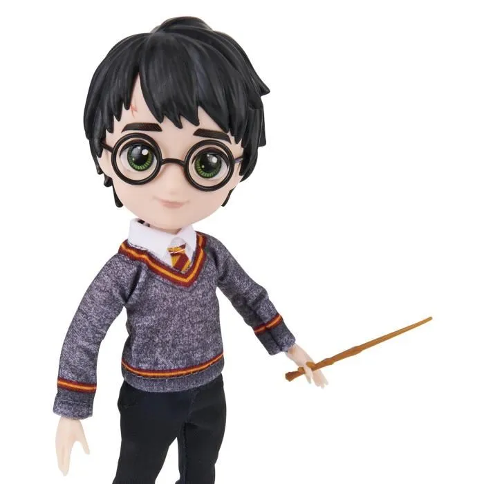 SPIN MASTER Harry Potter Figura de 20 cm con Varita y Uniforme Hogwarts SPIN MASTER Harry Potter Figura de 20 cm con Varita y Uniforme Hogwarts