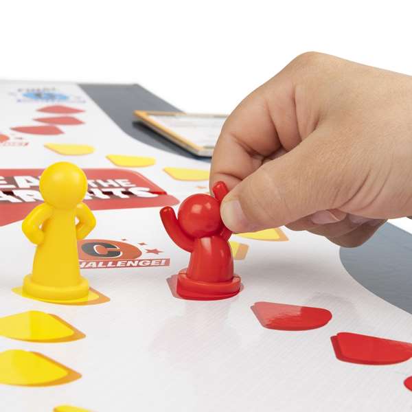 Spin Master Juego Hijos contra Padres. Las apuestas nunca habían sido tan altas. Juego de mesa para 2 jugadores y 8+ años. 27x27x5'5cm