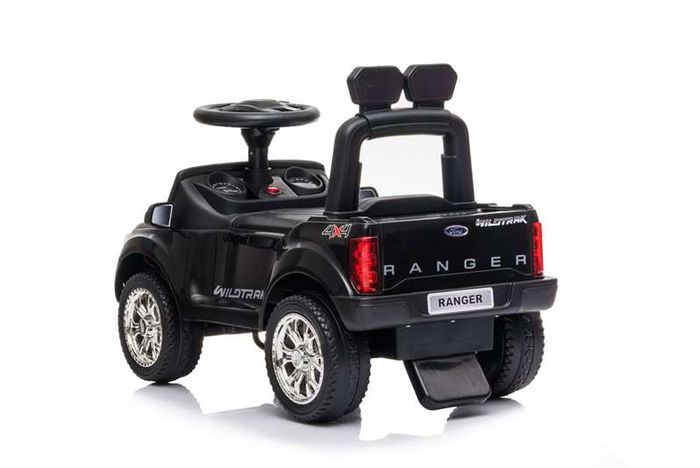 Injusa Correpasillos Ford Ranger 70x37.5x45cm