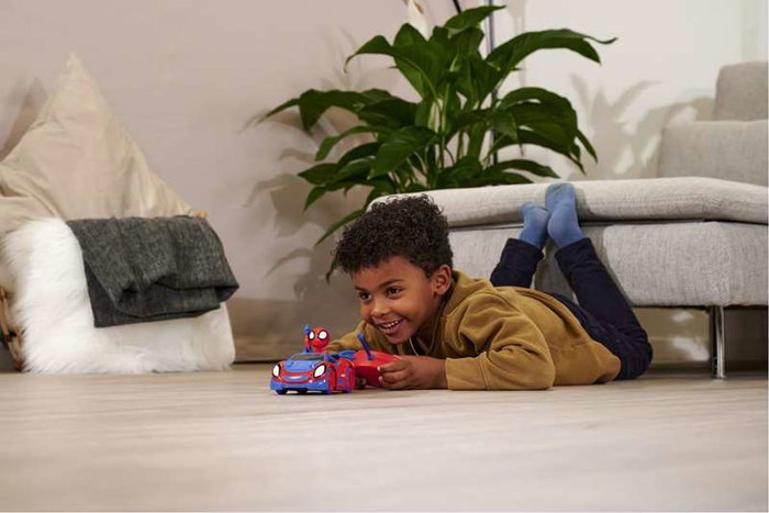 Smoby Coche Radio Control Spidey Web Crawler, Funciona Adelante y Marcha Atrás en Curva, Escala 1:24, 17 cm