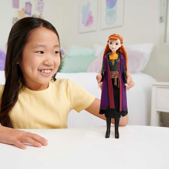 Mattel Muñeca Anna Frozen 2 con Chaleco Disney HLW50