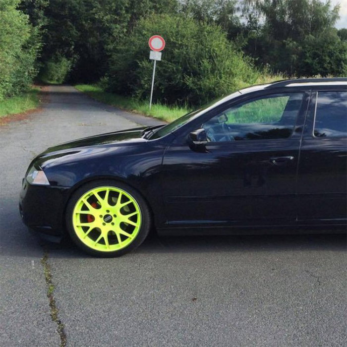 Mibenco MIB71421026 Goma Líquida Spray 400 mL Amarillo Neón Mate Mibenco MIB71421026 Goma Líquida Spray 400 mL Amarillo Neón Mate