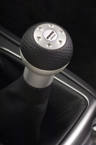 Momo MOM15514141122L Pomo Race Airleather Aluminio para una experiencia de conducción perfecta