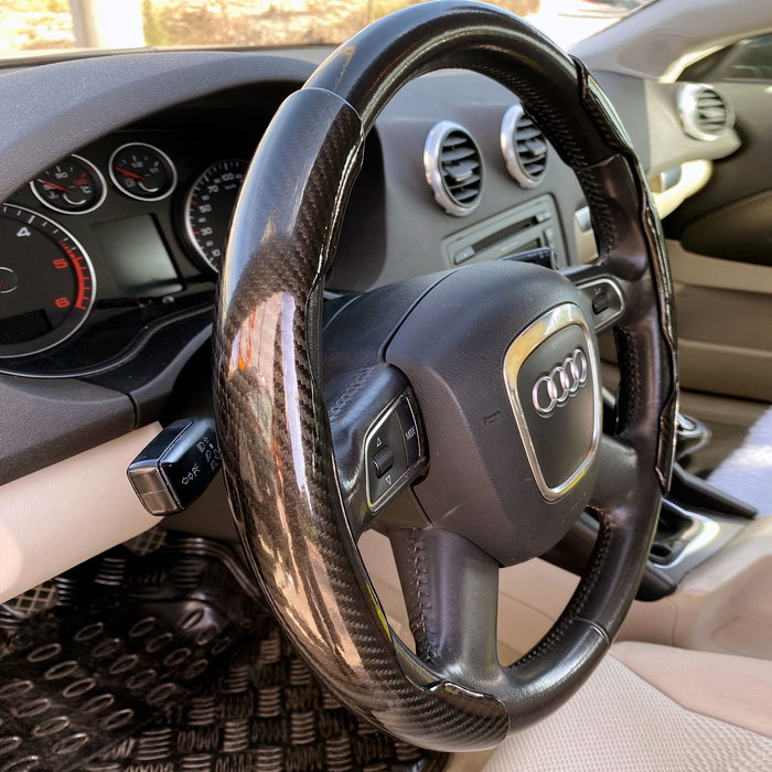 Occ Motorsport Funda De Volante Efecto Carbono OCCFV0001, 2 Piezas ABS, Color Negro/Gris, Universal para Turismos, Diámetro 35-40 cm Occ Motorsport Funda De Volante Efecto Carbono OCCFV0001, 2 Piezas ABS, Color Negro/Gris, Universal para Turismos, Diámetro 35-40 cm