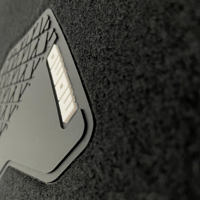 Alfombrilla para Coche MOMO MOMLCM012BW Blanco Negro Universal