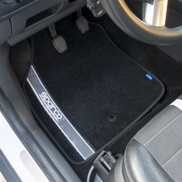 Sparco Alfombra Strada SPC CS6 03763BAR B Plata Moqueta Negra Diseño Deportivo Fácil Limpieza