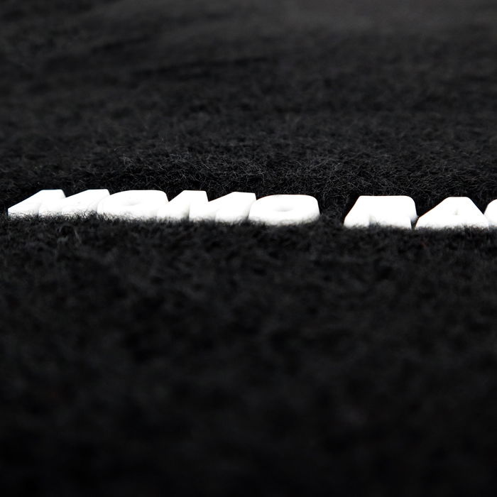 Momo MOMLCM4A8BR Set Completo 4 Piezas Alfombras Universales Negro-Rojo Momo Racing