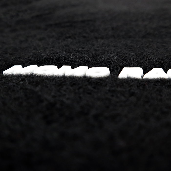 Momo Set de 4 Alfombrillas Universales Racing Negro/Rojo Momo Set de 4 Alfombrillas Universales Racing Negro/Rojo
