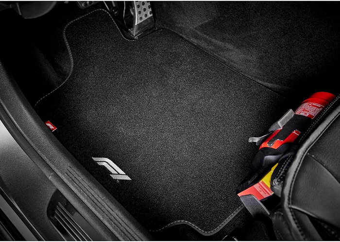 Formula 1 Alfombra de Coche CM580 4TLG Negro/Blanco