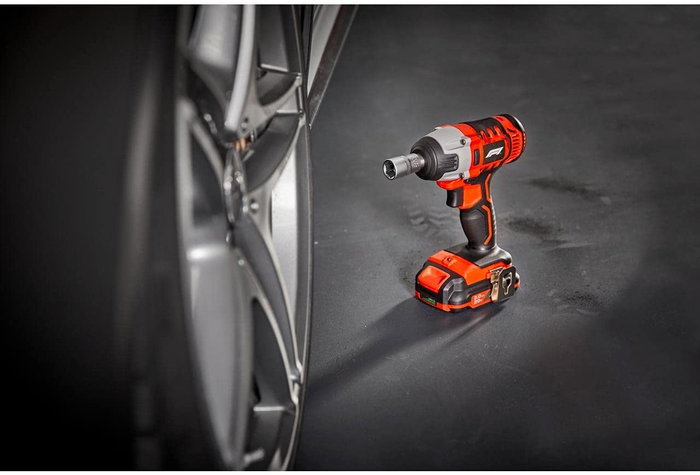 Formula 1 Kit de Llave de Impacto IW220 20V