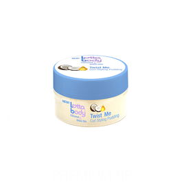 Revlon Lottabody Twist Me Curl Styling Pudding con Aceites de Coco y Karité, 1984g. Penetra profundamente e hidrata el cabello dejándolo suave, nutrido y con un brillo radiante.