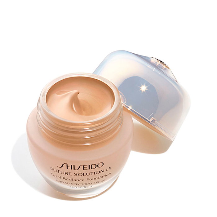 Shiseido FUTURE SOLUTION LX Total Radiance Foundation #4 Neutral - Base de Maquillaje Fluida Antienvejecimiento de Alta Cobertura con SPF20 - 30 ml
