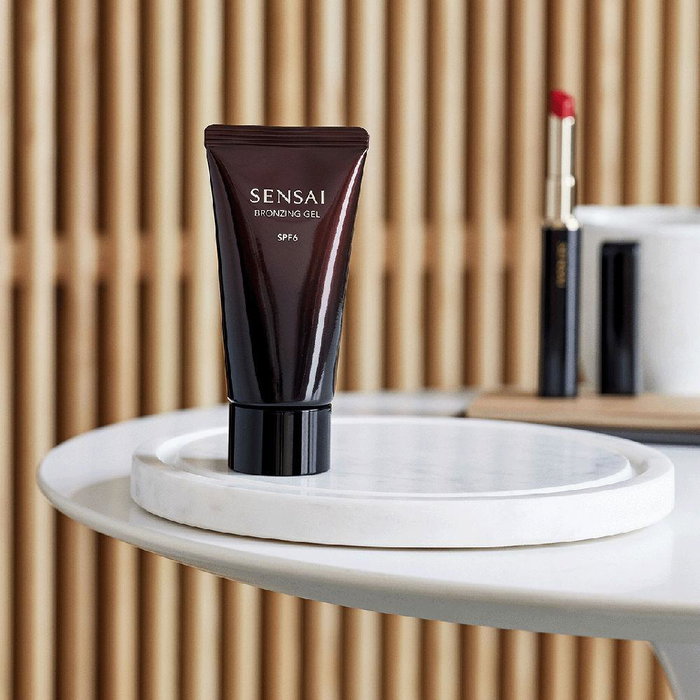 SENSAI Bronzing Gel SPF6 BB Cream #BC61 Soft Bronze - Gel bronceador hidratante de acabado sedoso y natural, efecto unificador, 50 ml