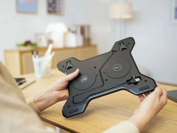 Trust Soporte Refrigerante para Portátil con 2 Ventiladores USB, Almohadilla Fría Breeze Xstream, Diseño Inclinado para Hasta 40,6 cm (16 pulgadas)