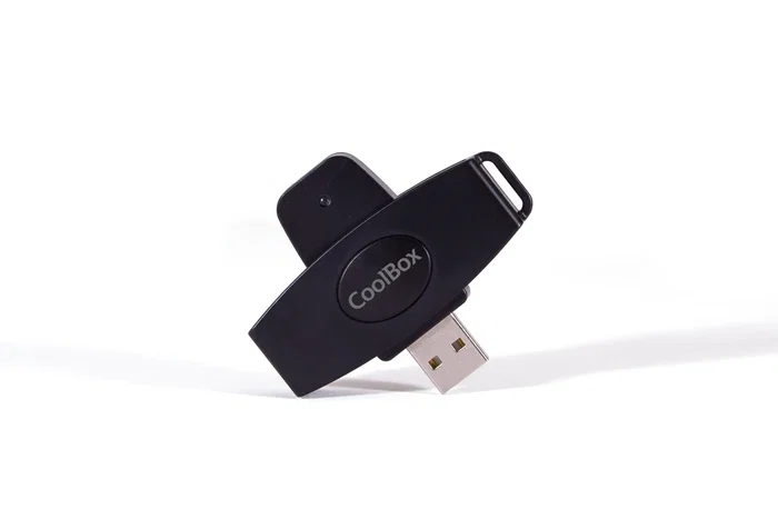 CoolBox CSI-680 Lector de Tarjetas Inteligentes USB 2.0 Plegable para DNIe, Compatible con Windows 10, Portátil, Color Negro