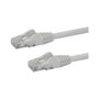StarTech.com Cable de red Cat6 UTP de 0,5m Blanco con conectores RJ45 sin enganches