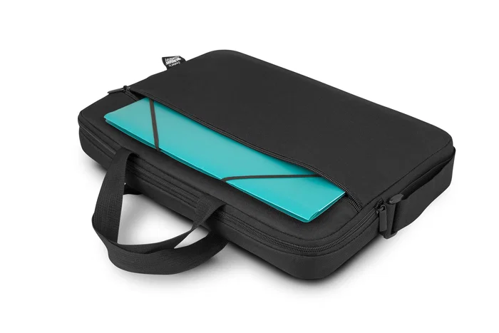 Urban Factory Nylee Maletín Vertical para Portátil 15,6" (39,6 cm) con Compartimento Protegido, Bolsillo para Documentos, Material Impermeable - Negro