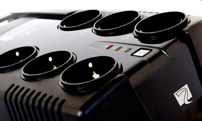 Riello iPlug 800 VA USB 8 Salidas AC Riello iPlug 800 VA USB 8 Salidas AC