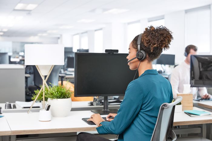 Logitech Zone Wired UC Auriculares con Micrófono, Cancelación de Ruido Dual, USB-C, Certificación Microsoft Teams, 1.9m