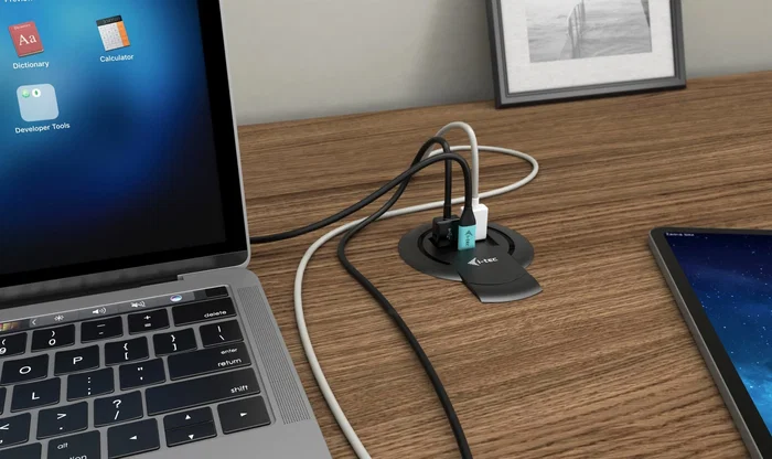 i-tec CHARGER96WD Cargador de escritorio USB-C PD 3.0 y 3x USB-A QC3.0 96W para móviles, tablets y portátiles, Negro