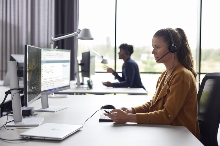 Poly HW510V Auriculares Over-the-head Monaural con Tubo de Voz Premium para Centros de Atención y Oficinas