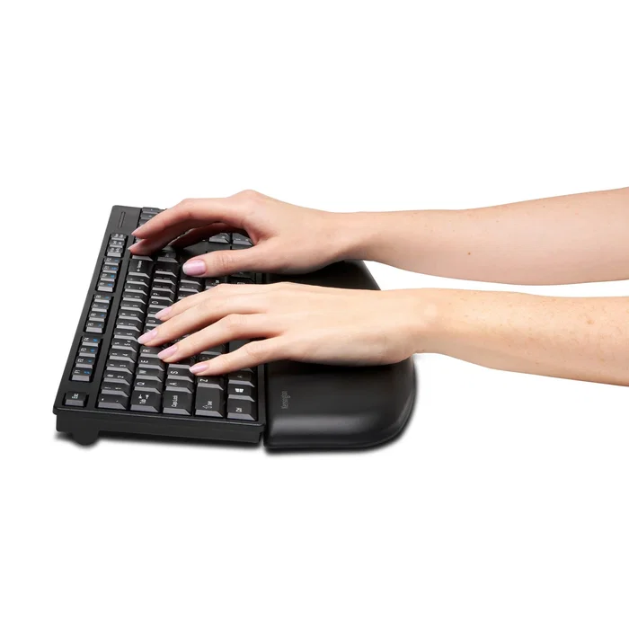 Kensington Reposamuñecas ErgoSoft™ para Teclados Estándar Negro K52799WW Kensington Reposamuñecas ErgoSoft™ para Teclados Estándar Negro K52799WW