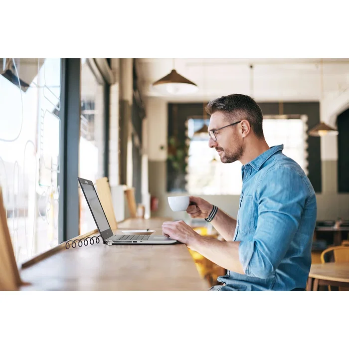 Kensington K60625WW Candado de Seguridad Cable Antirrobo Retráctil 1.8m, Combinación 4 Dígitos Reiniciable, Para Ranura Kensington Estándar, Negro y Plata