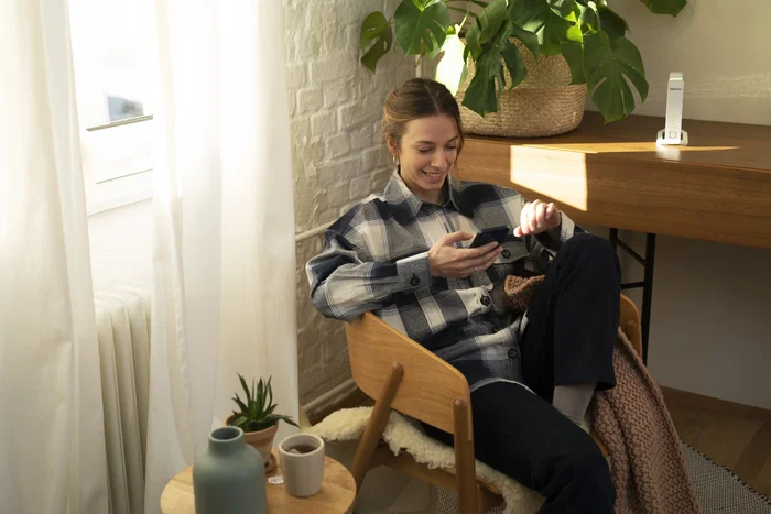 AVM FRITZ!Box 4060 Router Wi-Fi 6 Tribanda con Mesh (2.4 GHz/5 GHz/5 GHz), WAN 2.5 Gbps, 3x Gigabit LAN, USB 3.0, VoIP y NAS, Color Blanco