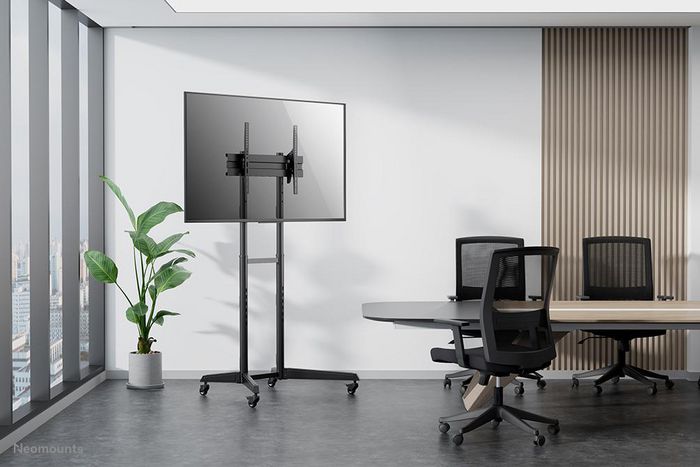 Neomounts FL50-540BL1 Soporte Móvil o Carro para Pantalla, 37"-70", Máx. 50 kg, Ajuste de Altura, VESA 100x100-600x400, Negro