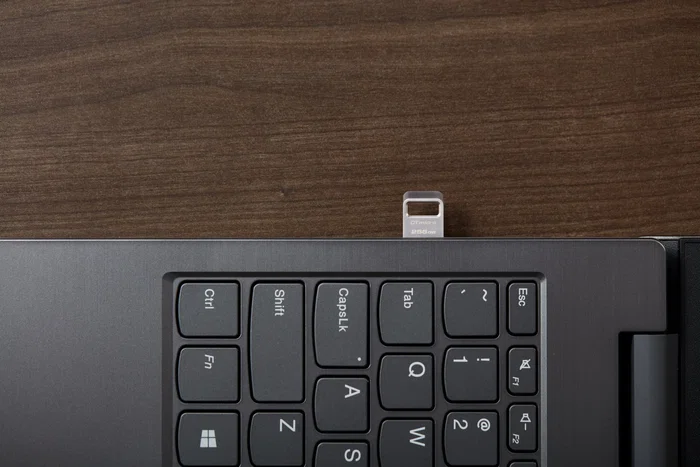 Kingston DataTraveler Micro 256 GB USB 3.2 Gen 1 Unidad Flash con Carcasa de Metal y Velocidades Hasta 200 MB/s - Plata