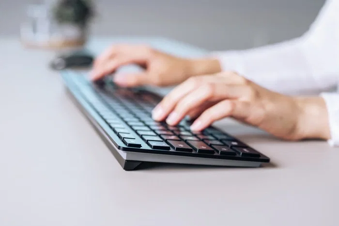 Cherry KW 9100 SLIM Negro