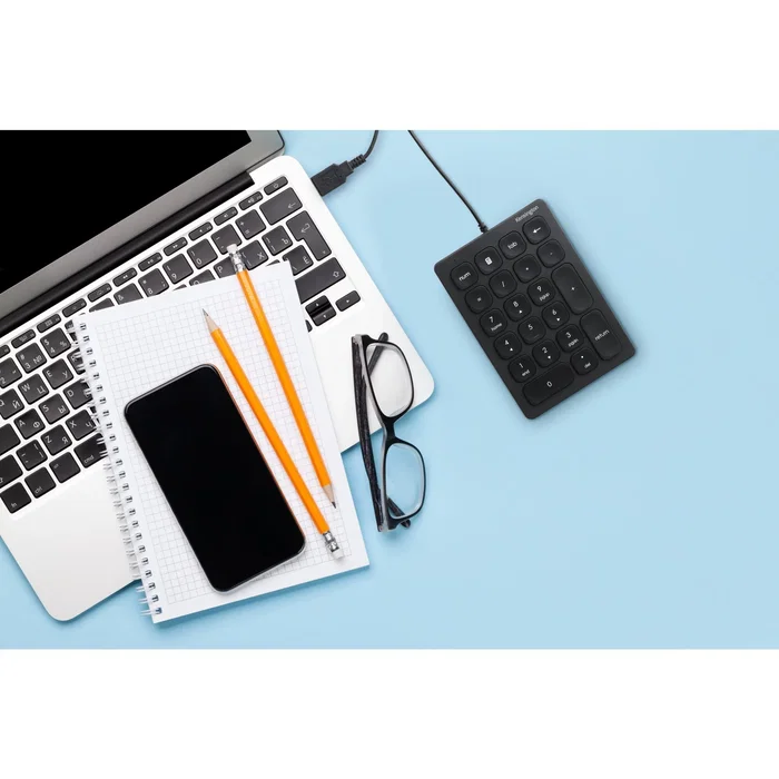 Kensington K79820WW Teclado Numérico USB 21 Teclas con 4 Teclas de Acceso Rápido, Mecanismo de Tijera, Plug and Play, Compatible con Windows, macOS, Chrome OS - Negro